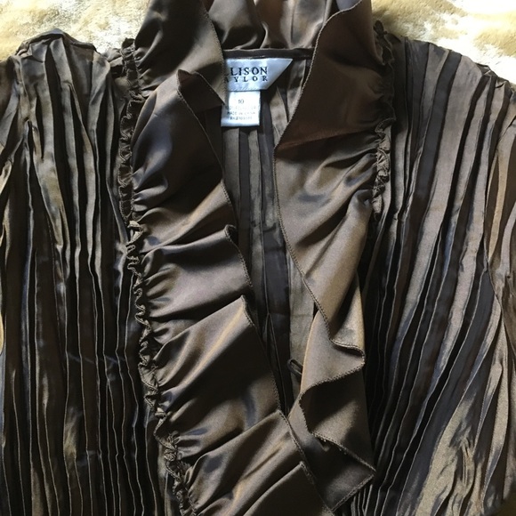 Romantic Ruffled Top - Picture 8 of 10